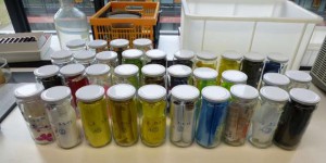 Pots de yaourt, flacons, éponges de bain : des chercheurs ont mesuré la toxicité des plastiques