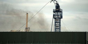 Gaz de schiste : Londres suspend la fracturation hydraulique par crainte des secousses sismiques