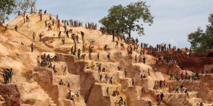 La Centrafrique veut séduire les investisseurs miniers