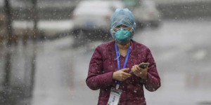 Coronavirus : le bilan mondial dépasse les 1 600 morts en Chine