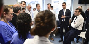 Coronavirus : la pression monte en France pour Emmanuel Macron