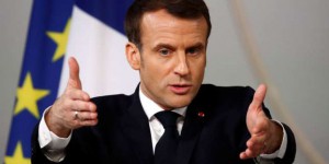 Emmanuel Macron visite la Mer de Glace pour parler climat