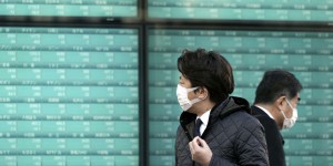 Après des semaines d’apathie, le Japon engage la bataille contre l’épidémie de Covid-19
