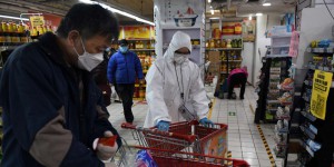 Coronavirus : la Chine, quasi paralysée, flirte avec la récession