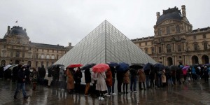 Le Louvre fermé dimanche, les employés inquiets de l’épidémie causée par le coronavirus