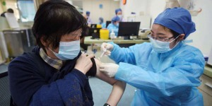La Chine entrouvre ses frontières aux personnes vaccinées « Made in China »