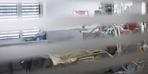 Covid-19 : la saturation des hôpitaux, des chiffres imparfaits mais un problème réel