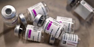 Vaccins : « AstraZeneca a signé des contrats avec l’Europe et le Royaume-Uni qui ne sont pas compatibles »