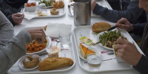 Les cantines scolaires de Lyon vont réintroduire partiellement la viande à la rentrée, fin avril