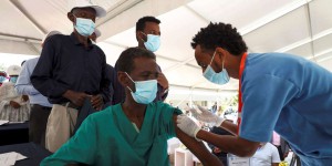 Covid-19 : la dépendance de l’Afrique à AstraZeneca fragilise les débuts de la vaccination