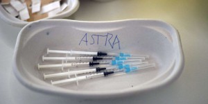 Vaccin AstraZeneca : comment évaluer le rapport bénéfice/risque