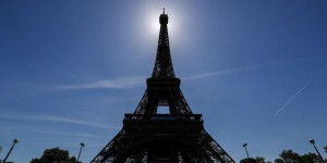 Paris réinjecte 68 millions dans la tour Eiffel et le Palais omnisports de Paris-Bercy