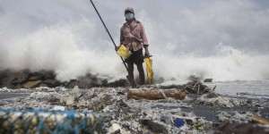 Au Sri Lanka, une association environnementale porte plainte contre le gouvernement après le naufrage d’un porte-conteneurs