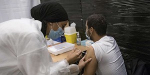 Covid-19 : la ruée sur la vaccination se poursuit après l’annonce de l’extension du passe sanitaire