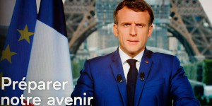 Emmanuel Macron, président-candidat en campagne pour 2022