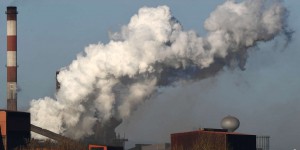 Réduction des émissions de CO2 : les secteurs de l’acier et du ciment reconnaissent leur retard