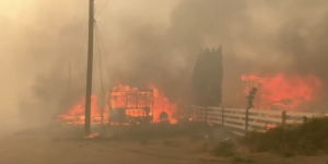 Vidéo : pendant la canicule au Canada, un incendie efface un village de la carte