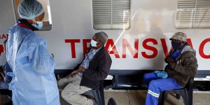 En Afrique du Sud, un train pour vacciner contre le coronavirus