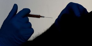 Décès après vaccin : « Ce qui est regrettable dans cette controverse, c’est la faiblesse de l’enjeu »