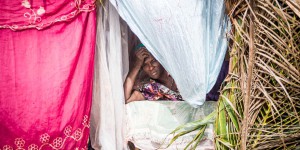 « Regardez, regardez où on dort ! » : en Haïti, le désespoir de ceux qui ont tout perdu dans le séisme