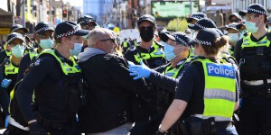 En Australie, plus de 200 arrestations à Melbourne lors d’un rassemblement contre le confinement