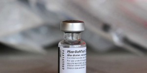 Covid-19 : des experts recommandent le rappel vaccinal seulement après 65 ans aux Etats-Unis