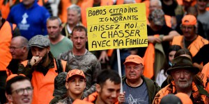 Des dizaines de milliers de manifestants en France pour défendre la chasse et la ruralité
