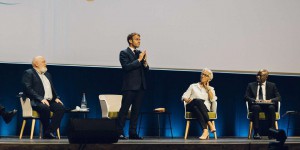 A Marseille, Emmanuel Macron annonce que la France va organiser un sommet dédié aux océans