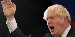 Royaume-Uni : un rapport parlementaire accable le gouvernement Johnson dans sa gestion de la pandémie du Covid-19