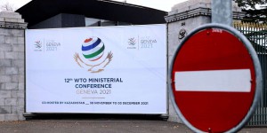 Covid-19 : la conférence ministérielle de l’OMC victime du nouveau variant Omicron