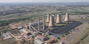 La transition énergétique, vaste défi pour une Afrique du Sud très dépendante du charbon