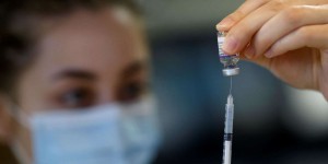 Vaccination contre le Covid-19 : la Haute Autorité de santé recommande une dose de rappel pour tous les adultes de plus de 18 ans