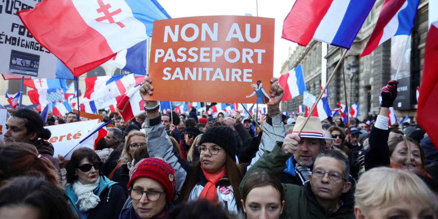 Plus de 25 000 manifestants anti-passe sanitaire en France, en léger rebond