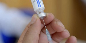 « C’était me faire vacciner ou perdre mon emploi » : le passe vaccinal entre en vigueur en Tunisie