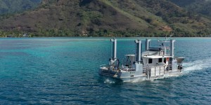 Un étonnant bateau-laboratoire en Polynésie
