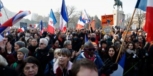 « C’est l’AFP ! Niquez-les, ces fils de pute ! » : une équipe de l’Agence France-Presse agressée à Paris lors de la manifestation anti-passe