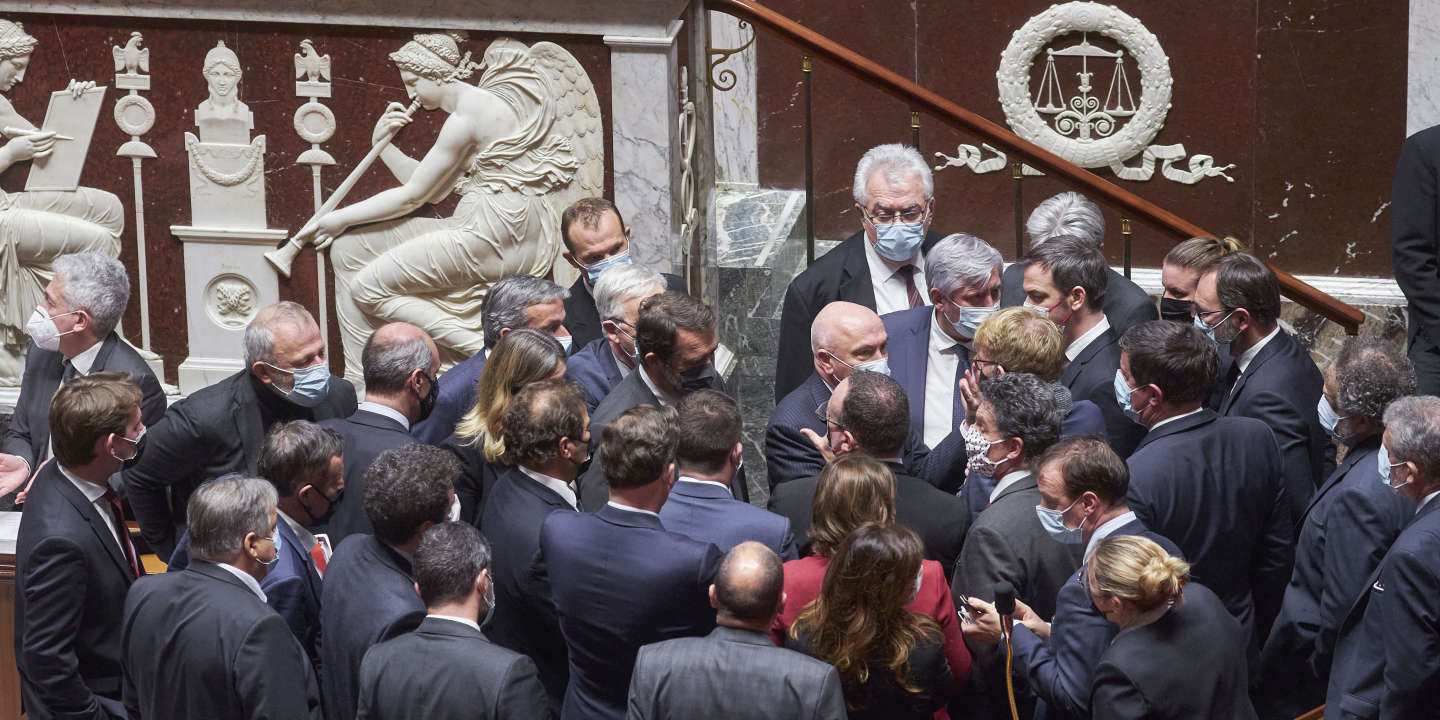 A l’Assemblée nationale, l’examen du projet de loi sur le passe vaccinal suspendu à la suite des propos d’Emmanuel Macron