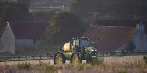 Pesticides : le gouvernement ne répond pas à l’injonction du Conseil d’Etat de « mieux protéger la population »