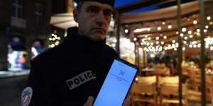 Une vague d’interpellations à Lyon et à Paris dans une affaire de milliers de faux passes sanitaires