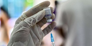 William Dab : « Insulter les personnes non vaccinées permet de masquer l’insuffisance de la santé publique de terrain »
