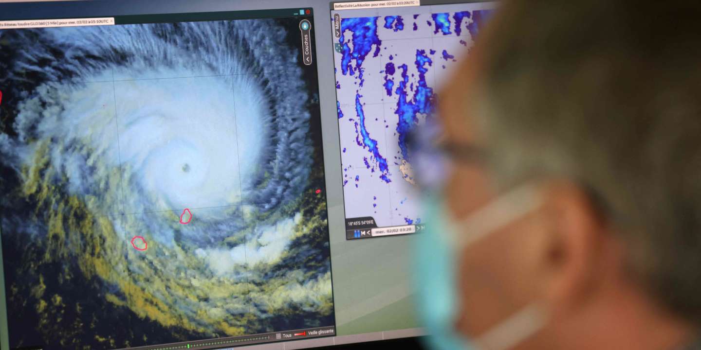 Cyclone Batsirai : La Réunion passe en alerte rouge