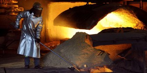 Emissions de CO2 : ArcelorMittal va remplacer en France trois de ses hauts-fourneaux à charbon par des fours électriques et à hydrogène