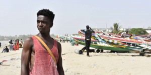 En Gambie, la petite ville côtière de Gunjur se bat contre une usine chinoise de farine de poisson