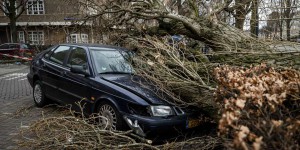 La tempête Eunice continue de balayer le nord de l’Europe, faisant au moins neuf morts