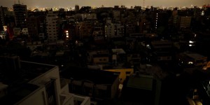 Japon : un séisme de magnitude 7,3 à l’est du pays, une alerte au tsunami émise et deux millions de foyers sans électricité