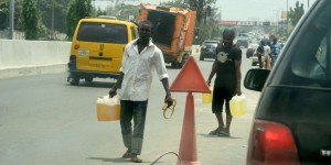 Le Nigeria au bord du black-out à cause de la hausse du prix des carburants