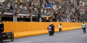 A Shanghaï, les confinements au son des haut-parleurs