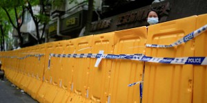 A Shanghaï, colère et rébellions contre la violence du confinement