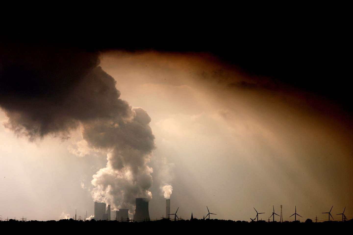 « En 2020, les énergies fossiles occupaient 80 % du mix énergétique, soit la même part que trente ans auparavant »