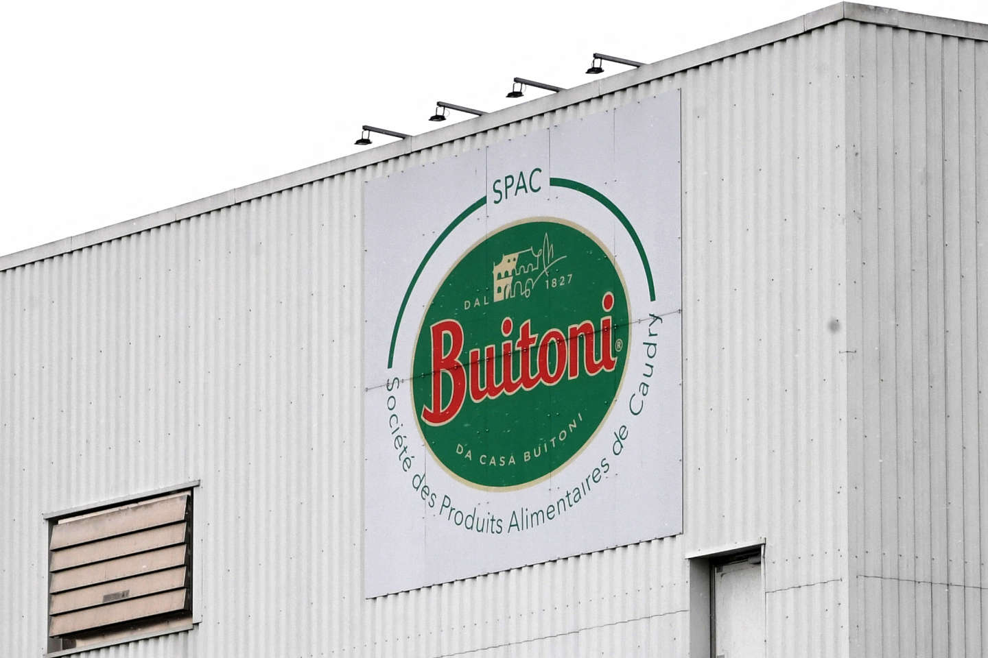 Deux magasins Franprix auraient poursuivi les ventes de pizzas Buitoni concernées par un rappel massif